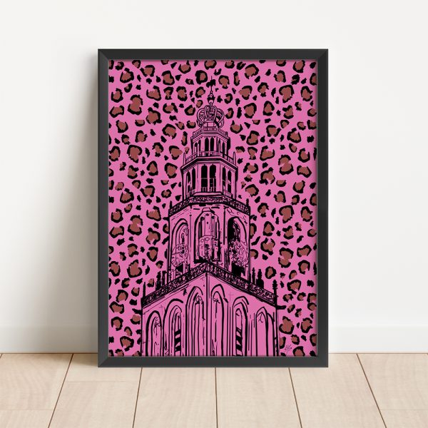A4v formaat roze poster met panter print Martinitoren Groningen shop Janet Edens